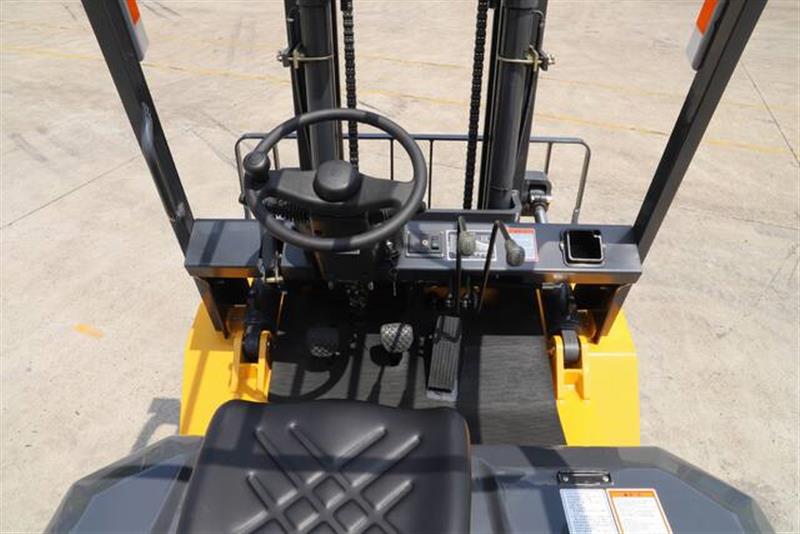 Xe nâng động cơ dầu Liugong