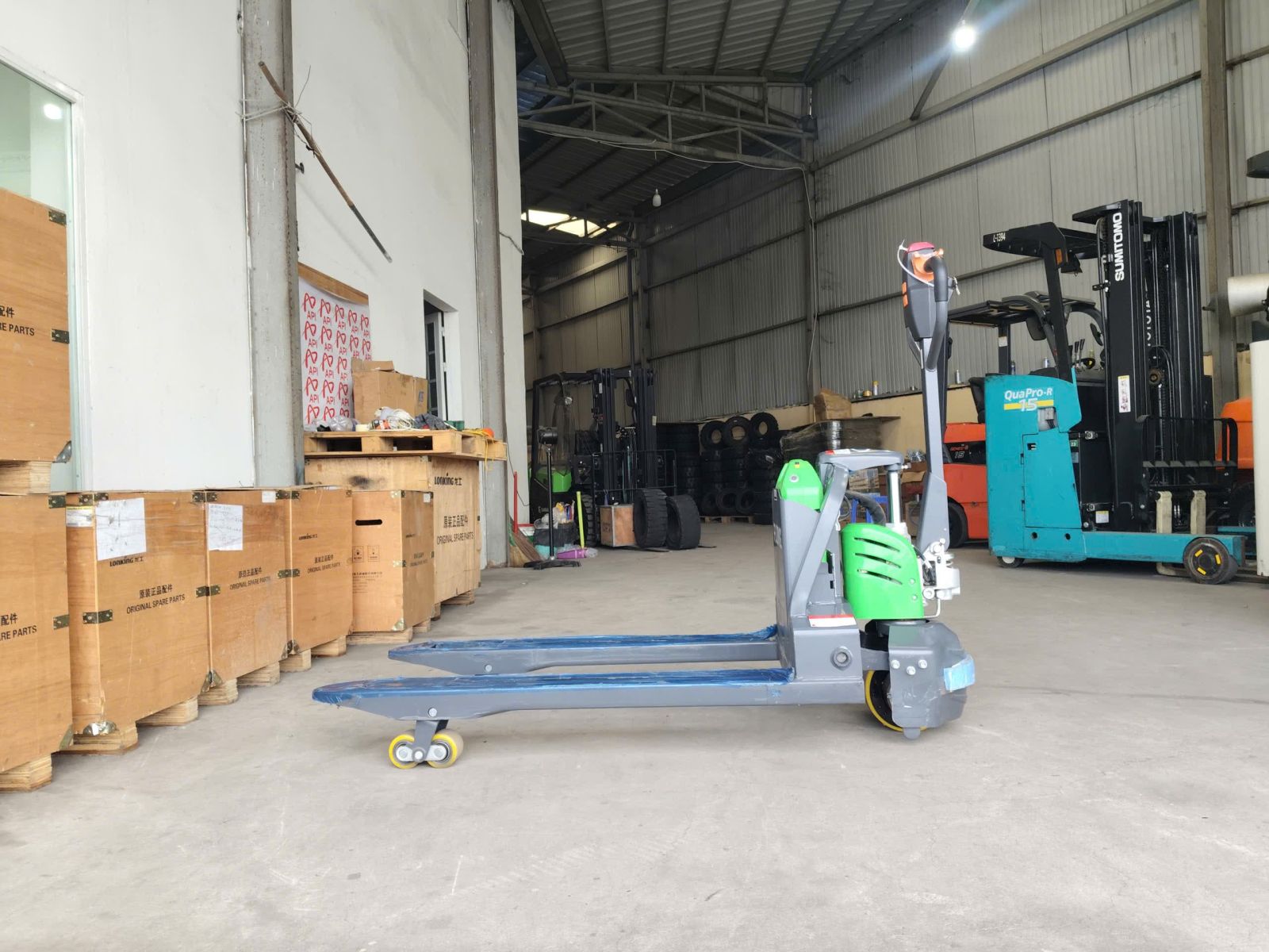 xe-nang-dien-pallet-truck-1,5-tan-1