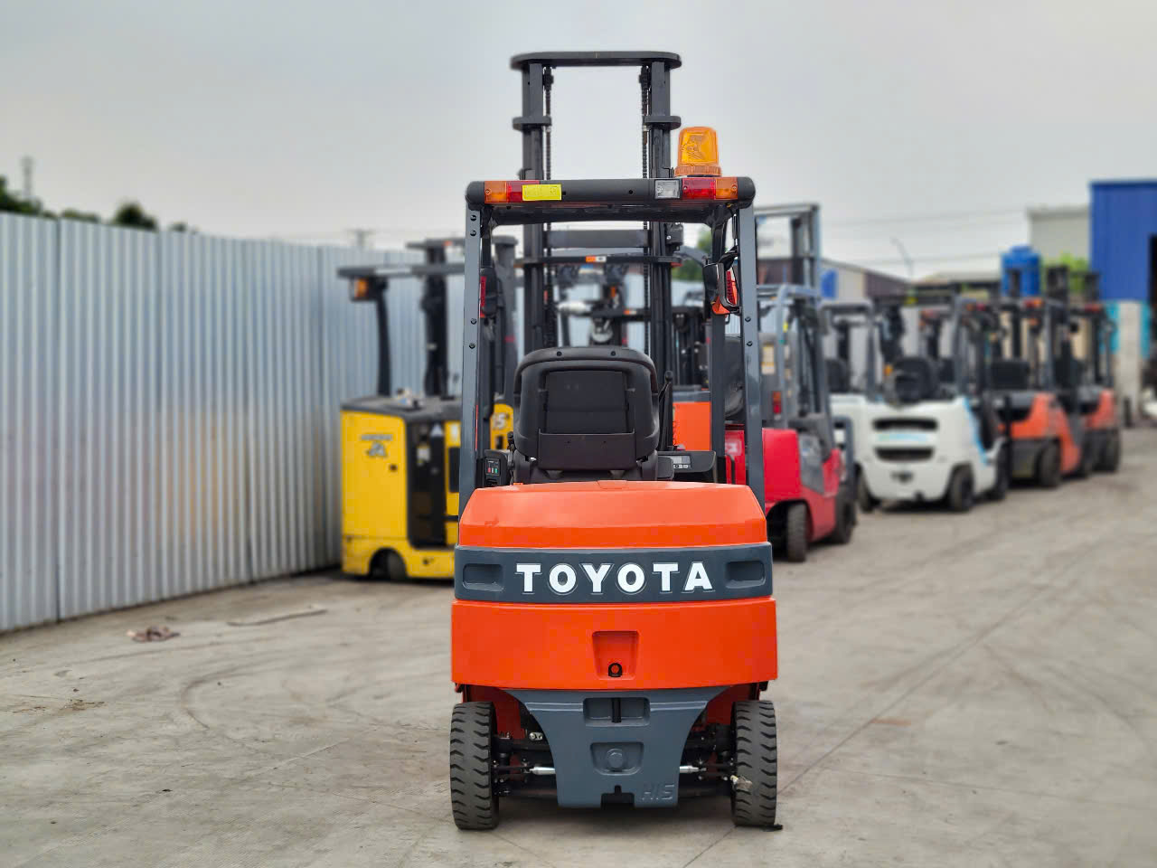 xe nâng điện toypta nhật nhập khẩu giá rẻ