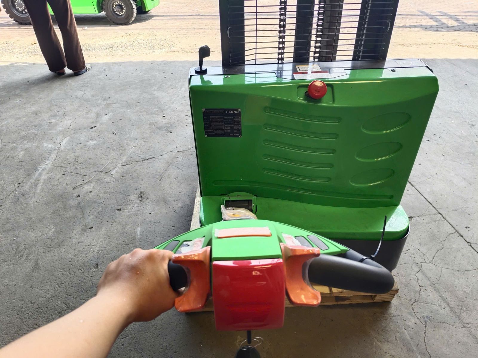 Xe Nâng Tay Điện Dắt Lái FLONG CDD15-E1C2 1.5 Tấn Nâng Cao 3 Mét
