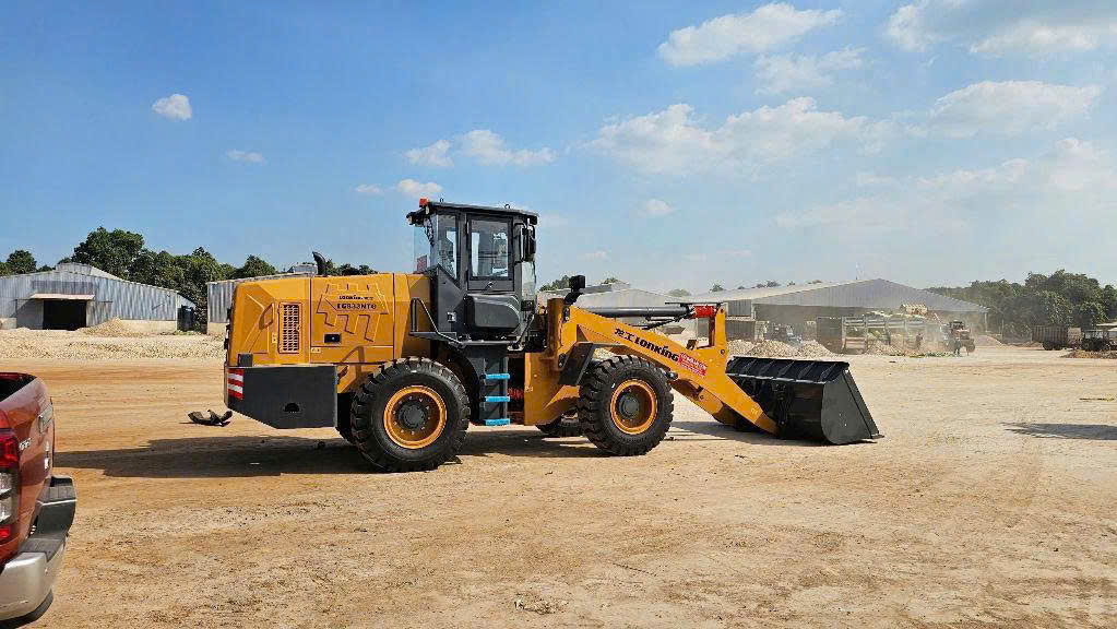 xe xúc lật lonking LG833