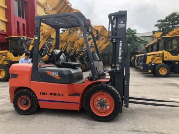 XE NÂNG DẦU LONKING 3.5 TẤN FD35T 